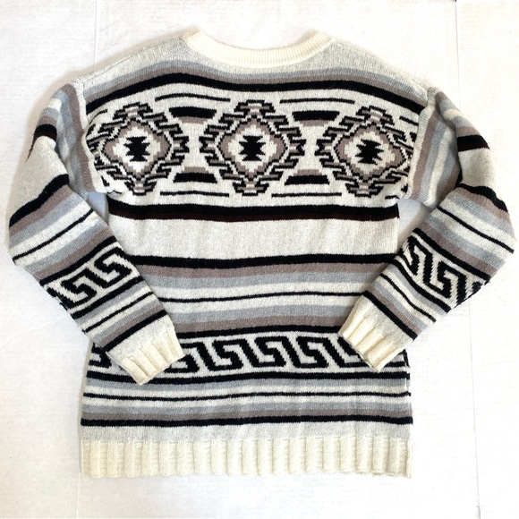 Jen’s Pirate Booty Southwestern Sitting Bull long sleeve oversize sweater Sz M/L - Picture 10 of 16